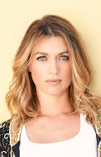 Natalie Zea som 