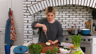 05:45: Selena Gomez kocht - Genussvoll lernen | Sixx | 3/26 2026