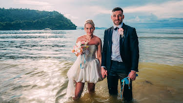 23:46: Stranded on Honeymoon Island UK: Gift med en fremmed | NRK 2 | 5/17 2026