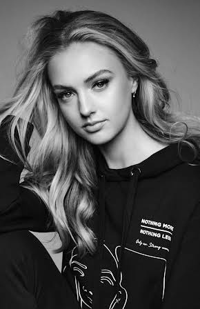 Lilly Krug as 