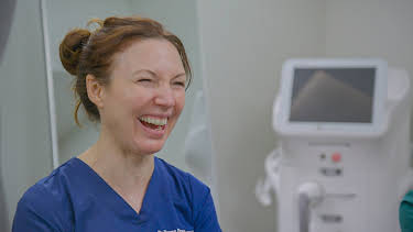 22:21: Dra Emma: Clínica dermatológica | DKISS | 3/27 2026