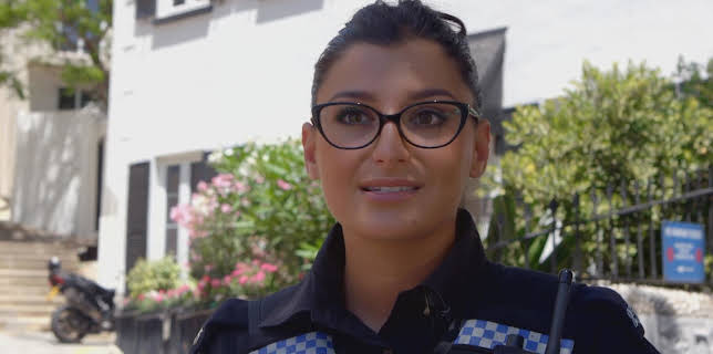 8:00 AM: Cops On The Rock (S1 E9) (S1) | Dave | 12/19 2025