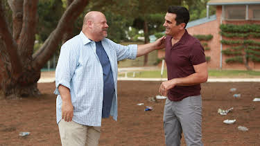 5:00 PM: Modern Family | E4 | 1/5 2026