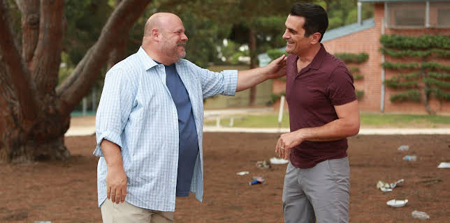 4:20 AM: Modern Family | E4 | 12/16 2025