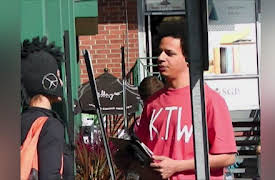 The Eric Andre Show Season 1: Maxi