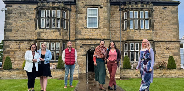 4:00 PM: Four in a Bed | Channel 4 | 8/10 2025