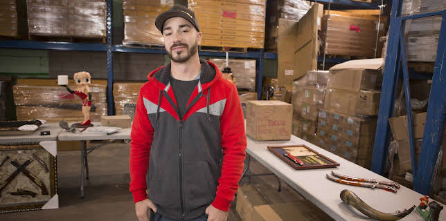 08:30: Baggage Battles (S5 E11) (S5) | Discovery Channel | 12/16 2025