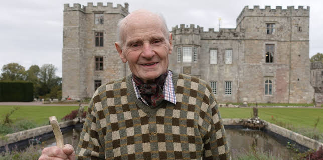 9:00 PM: New: Saving Country Houses with... | More 4 | 3/3 2026