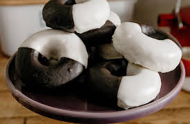 Food Network Kitchen Classes, Season 2: Black and White Doughnuts