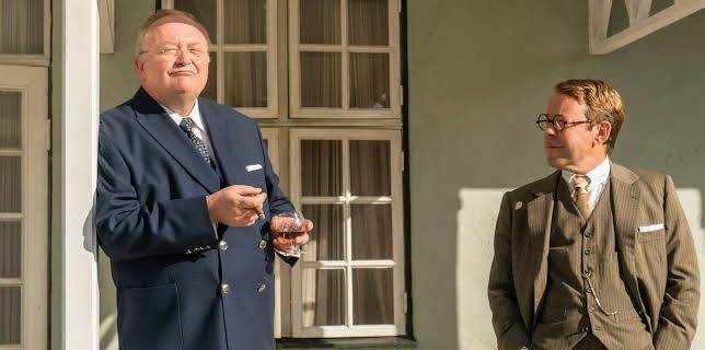 16:20: Seaside Hotel (S05/E04) | One | 2/2 2026