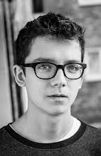 Asa Butterfield som 