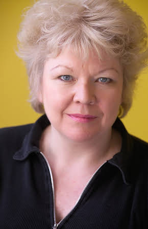Di Botcher as Older Nun