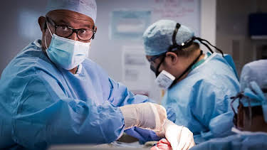9:00 PM: Surgeons: At the Edge of Life (S4 E1) (S4) | BBC Two | 10/8 2026