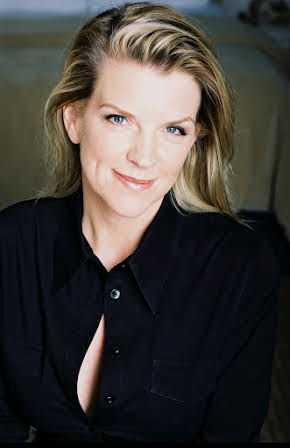 Kristina Nicoll as Shaz