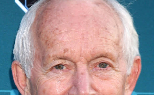 Lance Henriksen