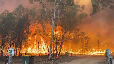 10:00 PM: World's Deadliest Weather: Caught on Camera | Paramount | 12/3 2025