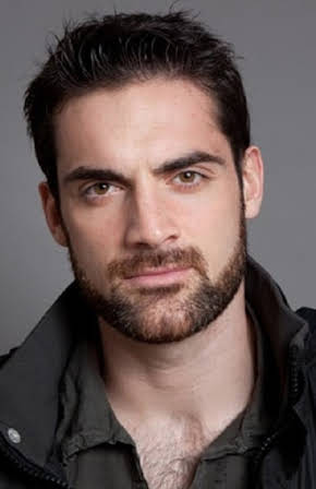 Gil Alma as 