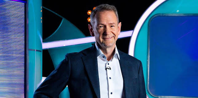 5:15 PM: Pointless (S34 E37) (S34) | BBC One | 2/9 2026