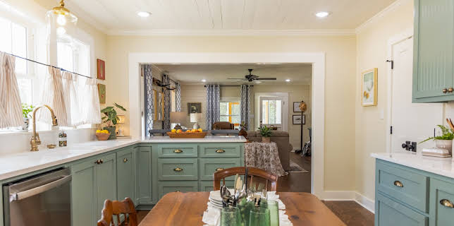 08:00: Home Town (S8 E15) (S8) | Kanal 11 | 3/27 2026