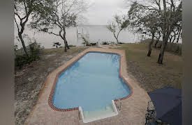 Beach Hunters, Season 1: Gulf Breeze Dream Home