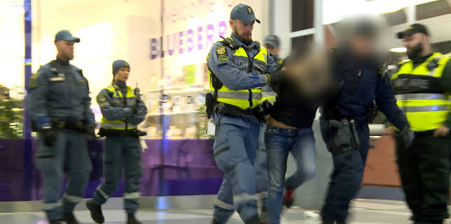 23:45: T-banen Stockholm (S5 E9) (S5) | MAX | 3/5 2026