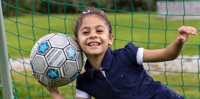 09:00: Eg går på: Fotball | NRK Super | 1/14 2026