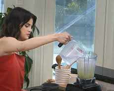 Selena Gomez kocht - Genussvoll lernen