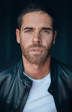 Adrián Castiñeiras como 