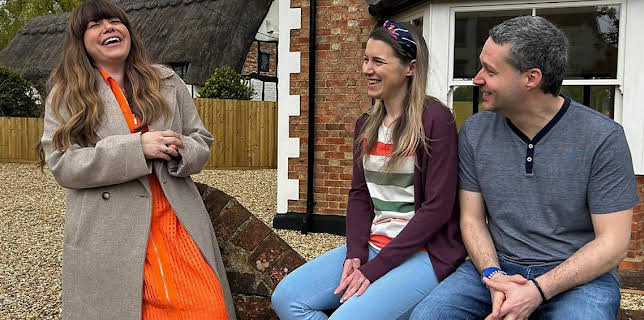 3:00 PM: Escape to the Country (S25) | BBC One | 12/10 2025