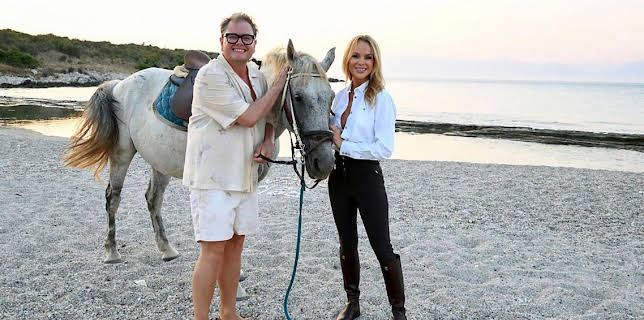 8:00 PM: Amanda & Alan's Greek Job (S1 E6) (S1) | BBC One | 1/30 2026