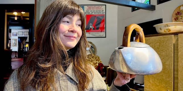 4:30 PM: Antiques Road Trip (S31) | BBC One | 11/26 2025