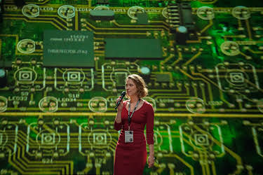 20:00: Transcendence | Viasat Film Action | 4/30 2026