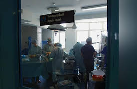 Extraordinary People: Extraordinary People: My Face is Eating Me