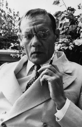 Günter Meisner as Major Koerner