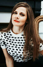 Louise Brealey som 