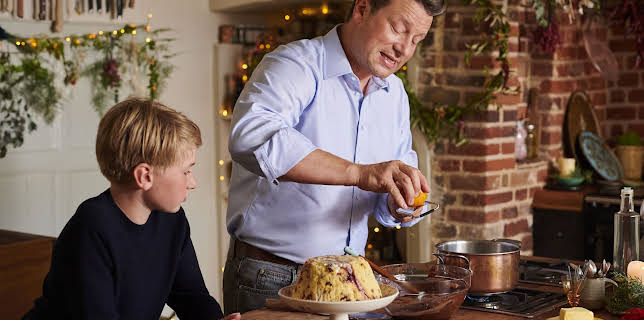 19:00: Jamie Oliver: Together at Christmas (S1 E2) (S1) | TV6 | 11/9 2025