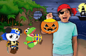 Ryan's World Pirate Adventures Trick-or-Treasure: Ryan's World Pirate Adventures Trick-or-Treasure