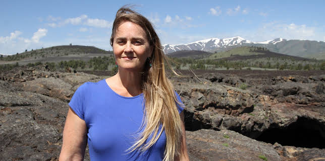 08:48: How The Universe Works  (S8 E7) (S8) | Discovery Science | 12/31 2025