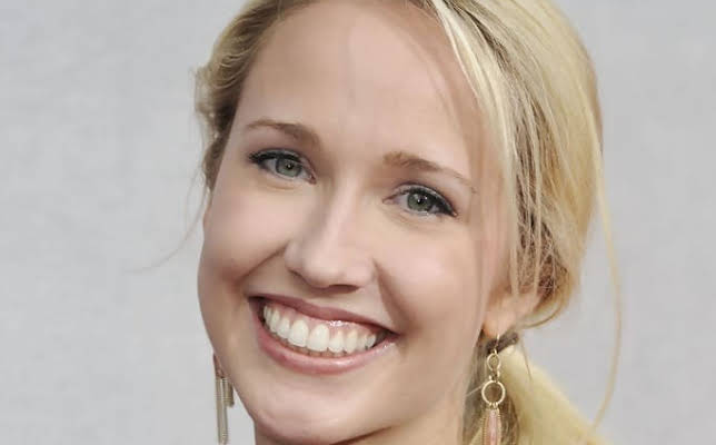 Anna Camp