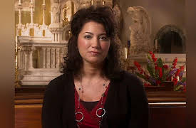 Twelve Women of the Bible: Mary, Mother of Jesus, Moving from Comfort to Courage