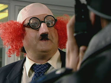 04:40: Die dreisten Drei - Die Comedy-WG | Sat1 | 10/3 2026