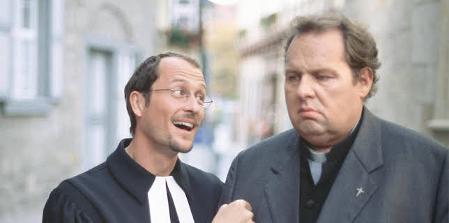 06:50: Pfarrer Braun: Ein verhexter Fall | One | 2/14 2026