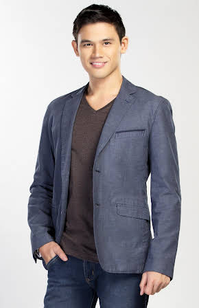 Mart Escudero as 