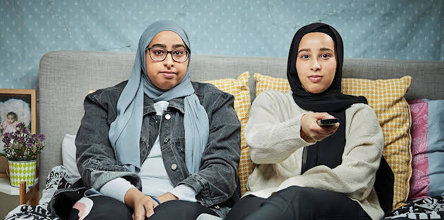 9:00 PM: Gogglebox | E4 | 2/9 2026