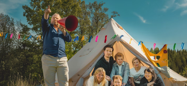 Premiär för "Överlevarna" - "Vi fick chokladbollar och taxi hem" säger en deltagare