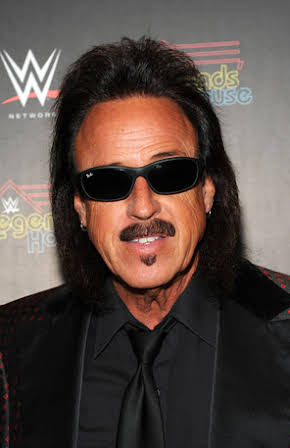 Jimmy Hart as 