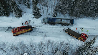 02:30: På glattisen (S12 E1) (S12) | Viasat 4 | 5/3 2026