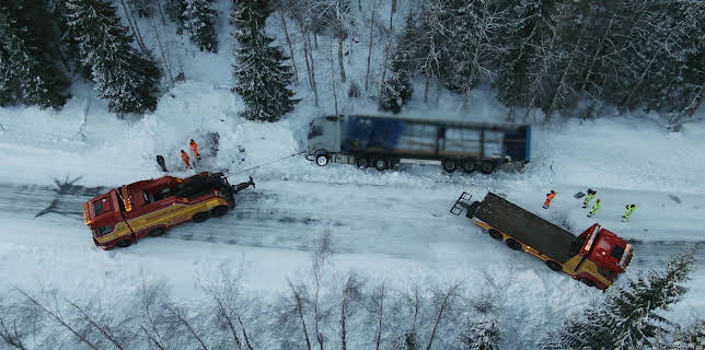 18:00: Frusna vägar (S12 E1) (S12) | TV3 | 11/25 2025