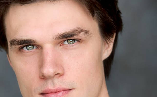 Finn Wittrock