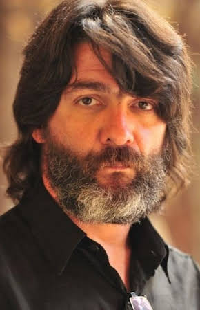 César Troncoso as 
